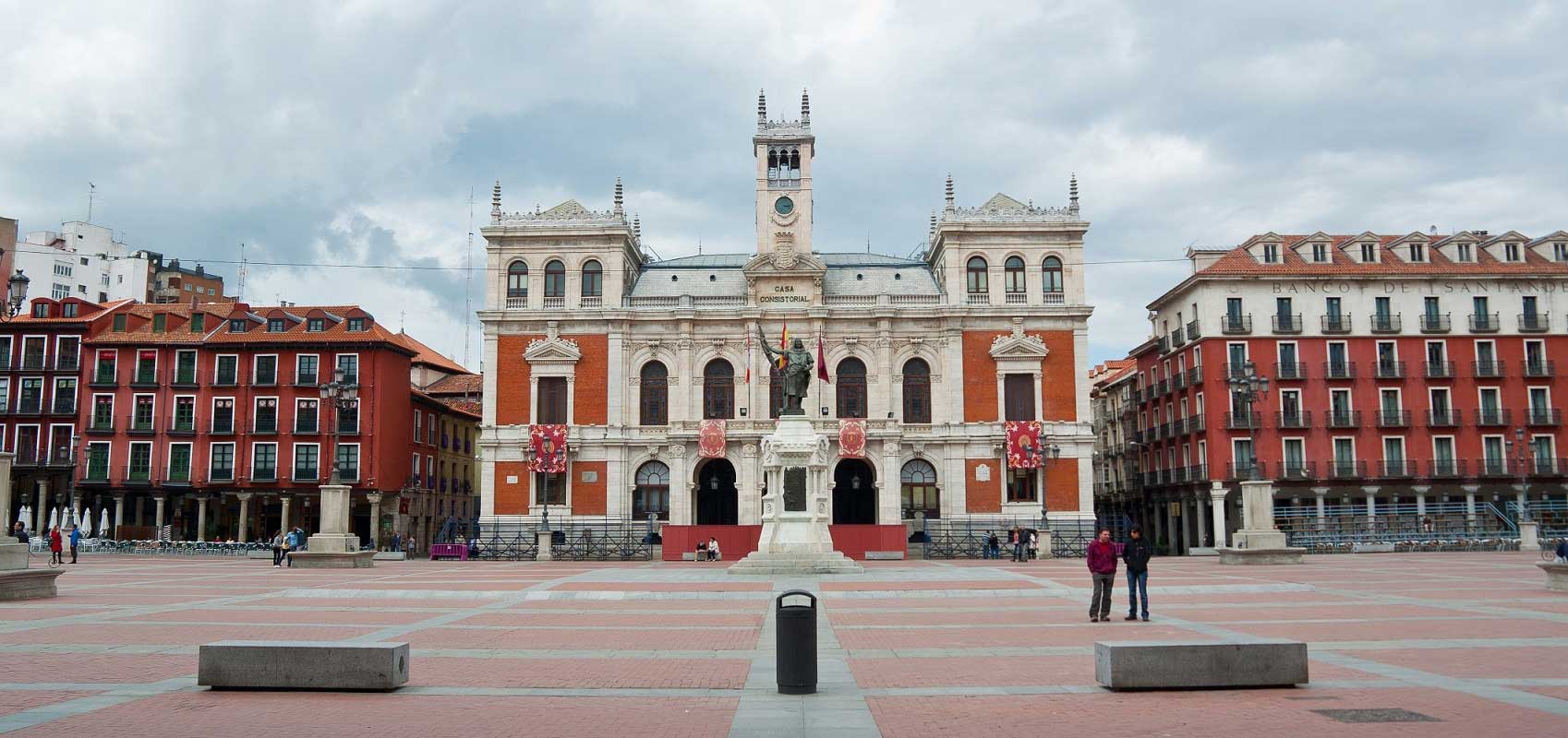 Ayuntamiento de la ciudad en la Plaza Mayor de Valladolid Hazte Agente de AFIN Inmobiliaria